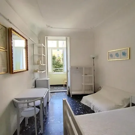 Chandra Πανσιόν Lerici